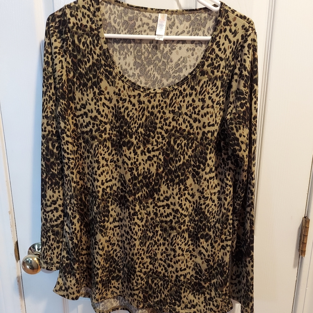 Lularoe Lynnae Top